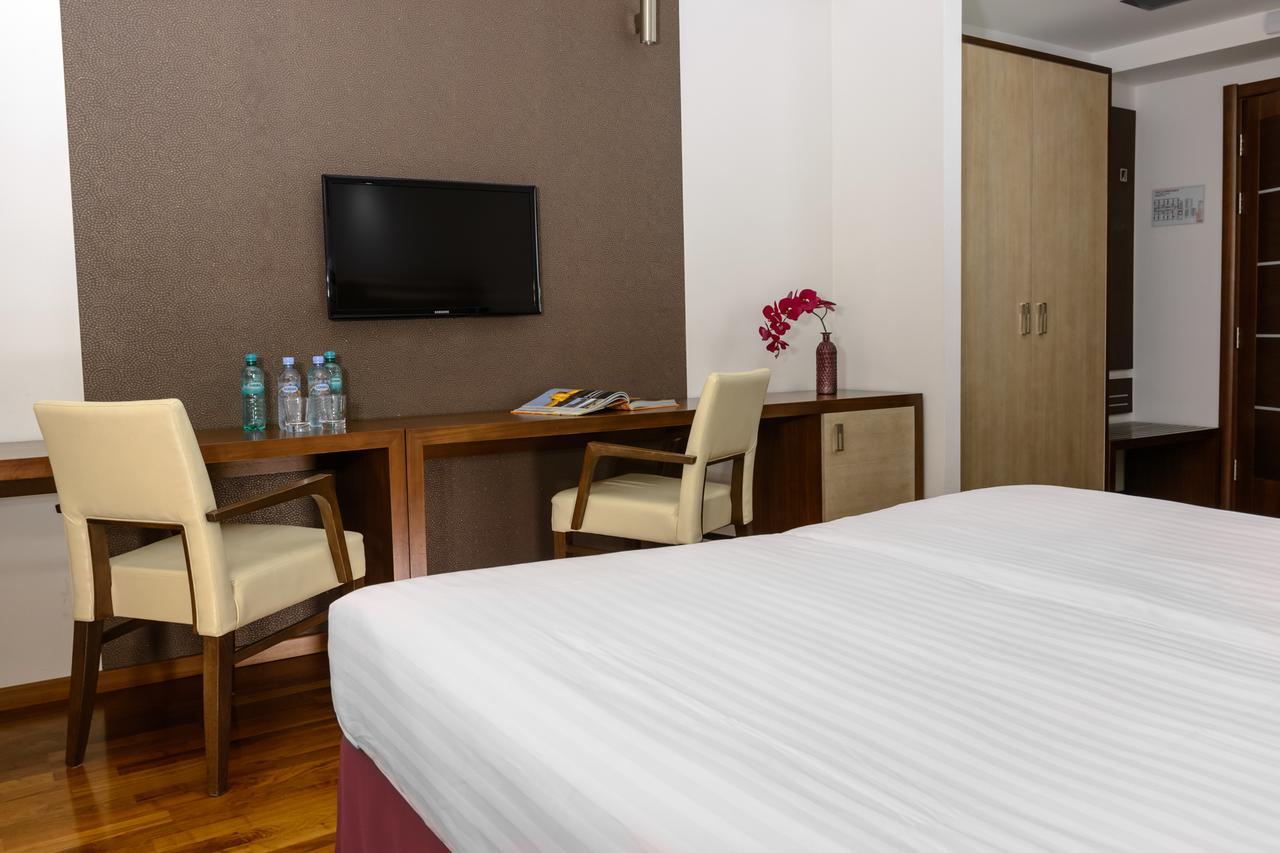 City5 Rooms & Suites By Lsa Szkopje Kültér fotó