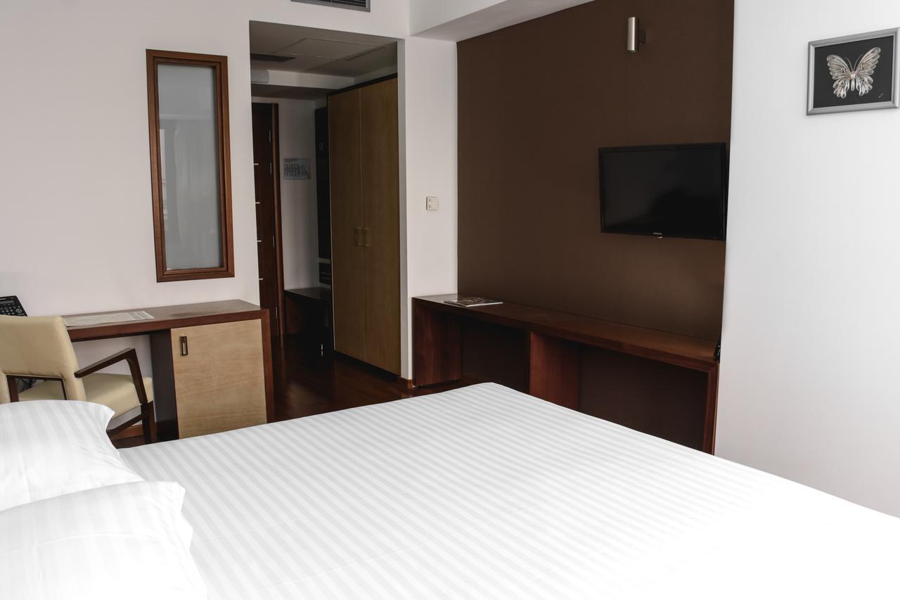 City5 Rooms & Suites By Lsa Szkopje Kültér fotó